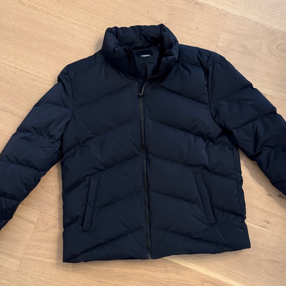 Theory Puffer Jacket women’s